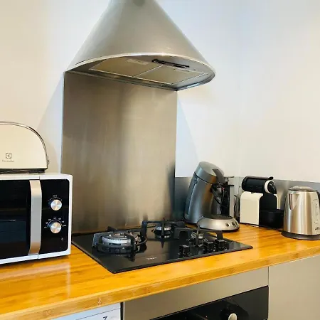 Pieds Dans L Eau A Sant Ambroggio リュミオ