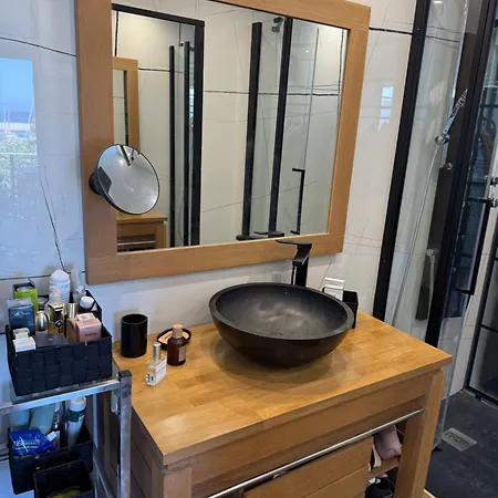 Pieds Dans L Eau A Sant Ambroggio リュミオ