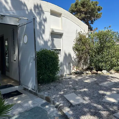 Pieds Dans L Eau A Sant Ambroggio *