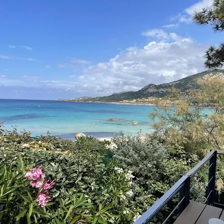 Pieds Dans L Eau A Sant Ambroggio Holiday home *
